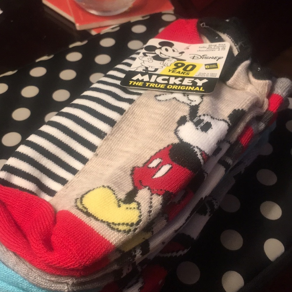 3/30⚡️Nwt Mickey Mouse variety pack socks 90 yr